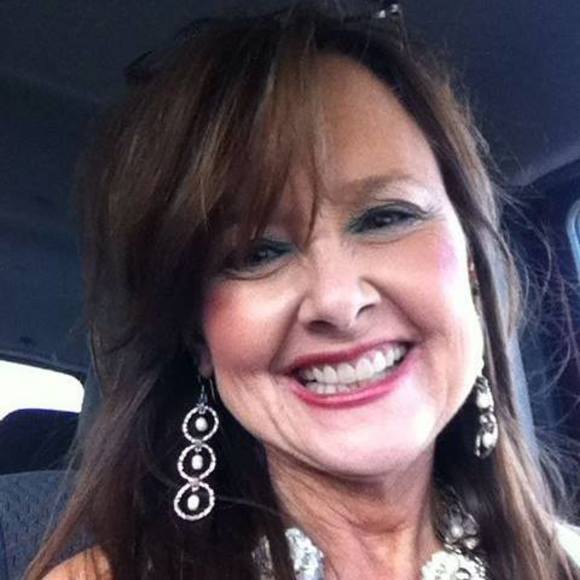 Meet your Posher, Mona - Picture 1 of 1